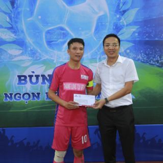 Trận mở màn Văn Phòng Hà Nội 3 – 1 Sài Gòn-Cần Thơ : Sức mạnh nhà vô địch